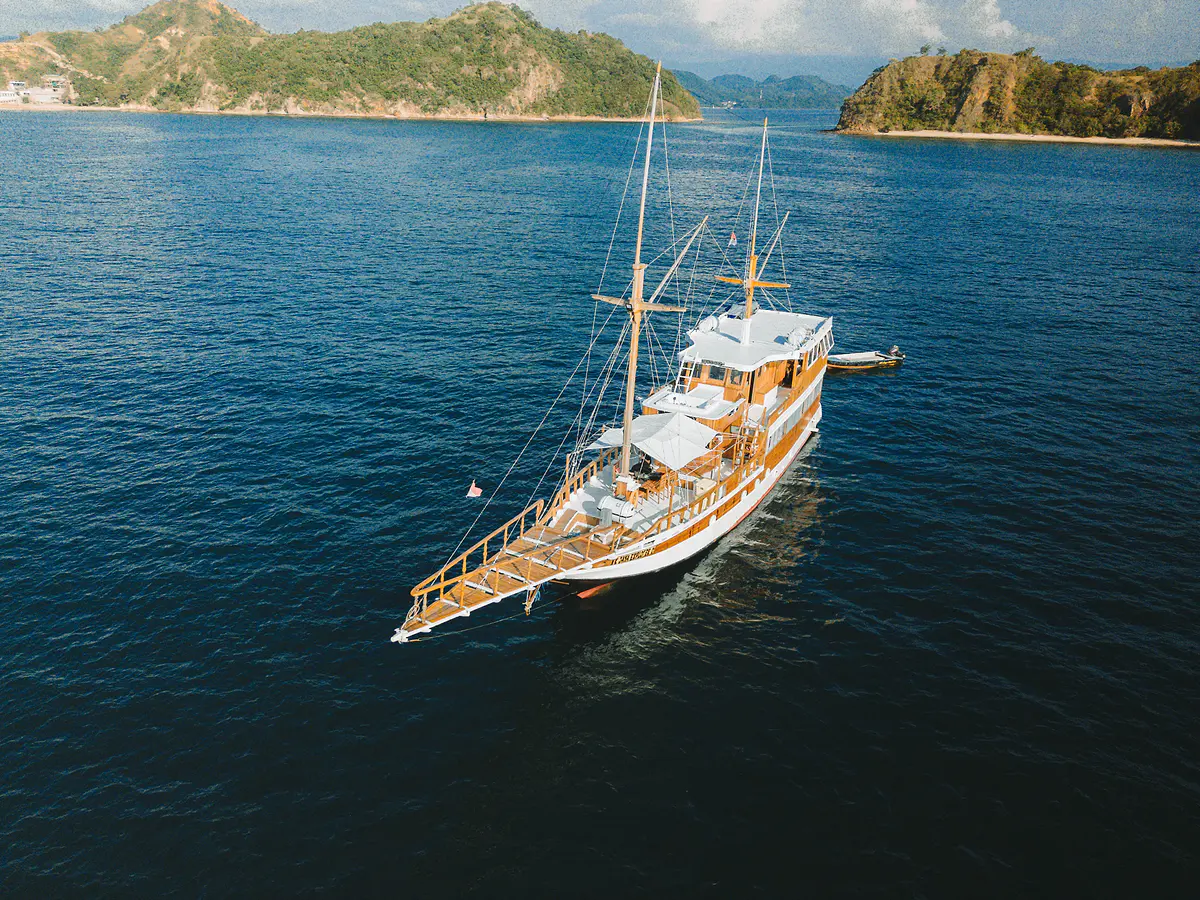 Nk Jaya Phinisi - Luxury Phinisi Komodo Charter 2026